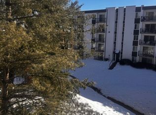 60 S Van Dorn St APT 413, Alexandria, VA 22304