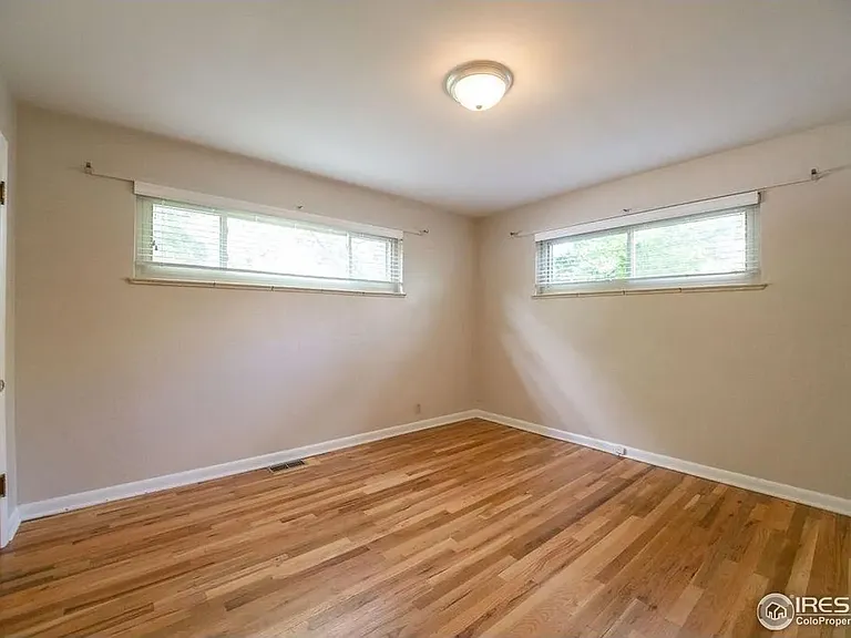 1305 W Myrtle St — Photo 12