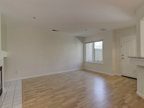 4th image of 92 Mirabelli Cir
