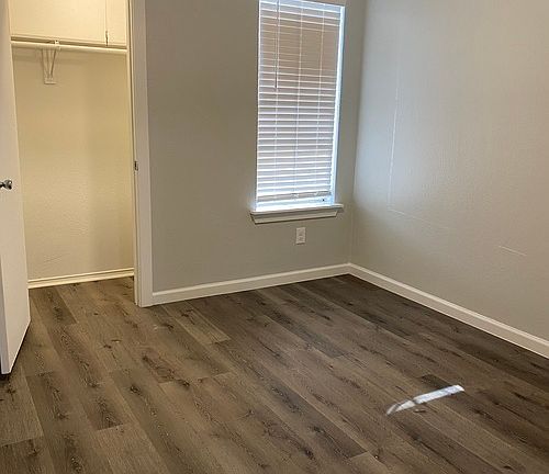 5th image of 404 Cates Dr #404