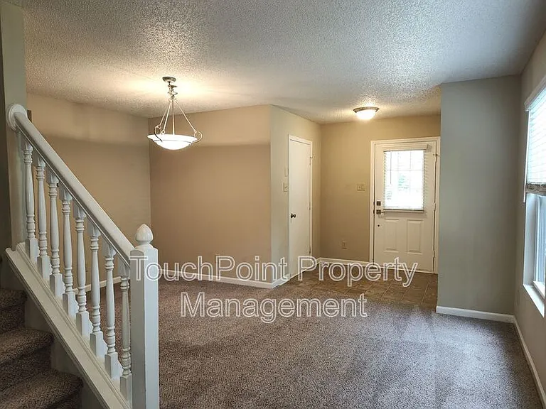 2038 Dunsmore Ln — Photo 9