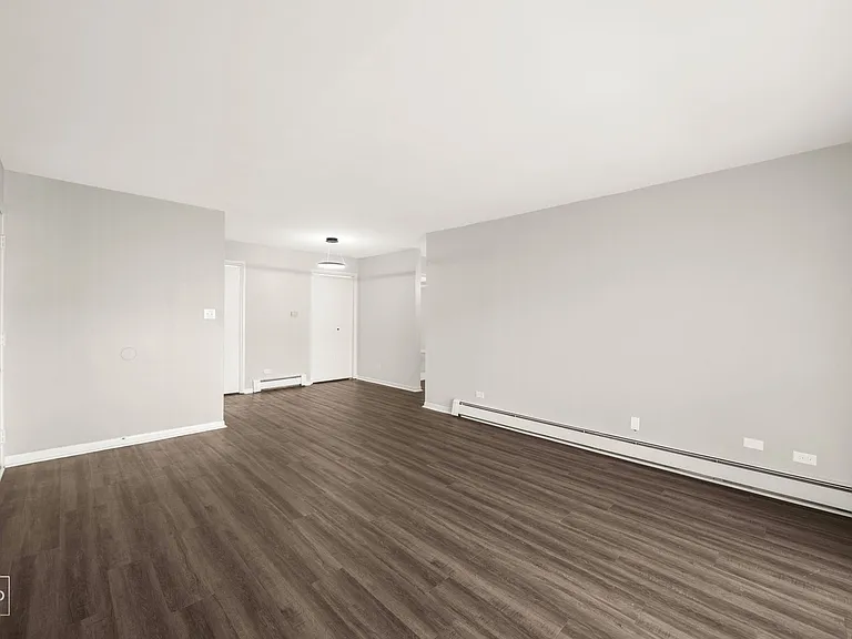 Woodland Court Apartments — Photo 6