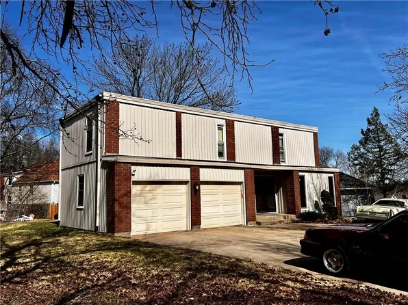 9803 Colony Pl, Kansas City, MO 64131