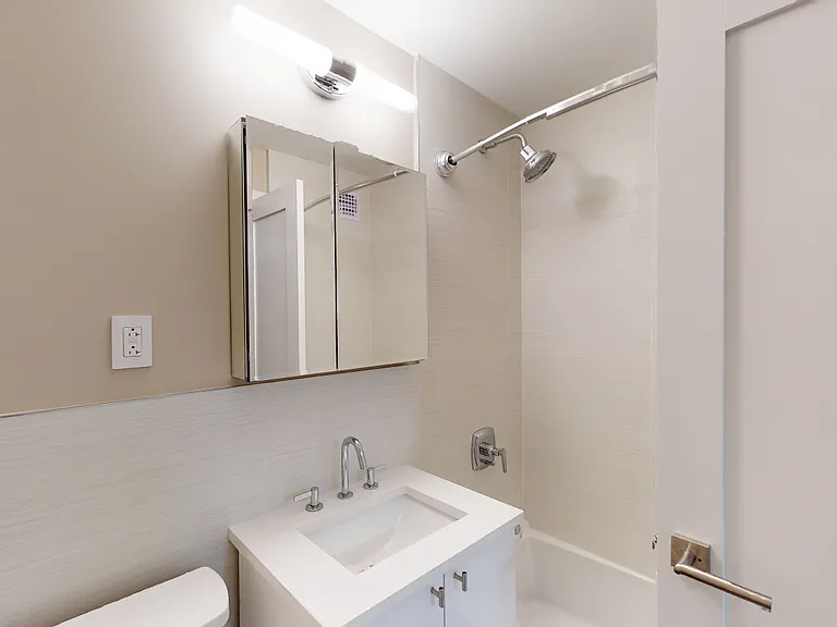 80 N Moore St #803H — Photo 6