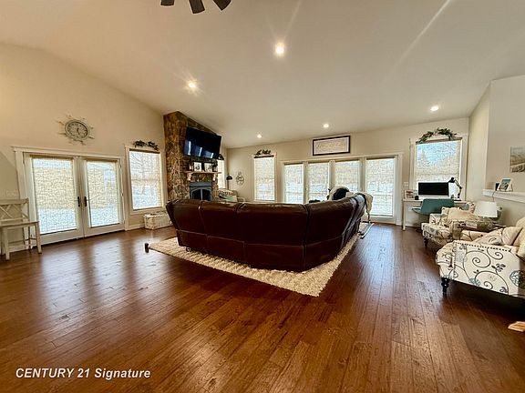 3rd image of 3365 Old Kawkawlin Rd