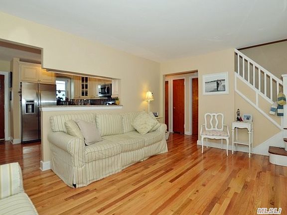 3rd image of 34 Meagher Pl