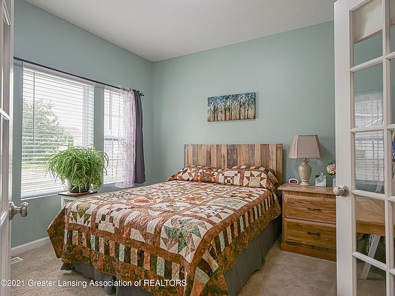 3rd image of 3590 Fernwood Ln
