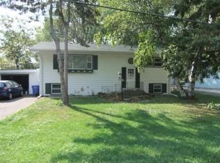 2405 W Hill Dr, Fitchburg, WI 53711