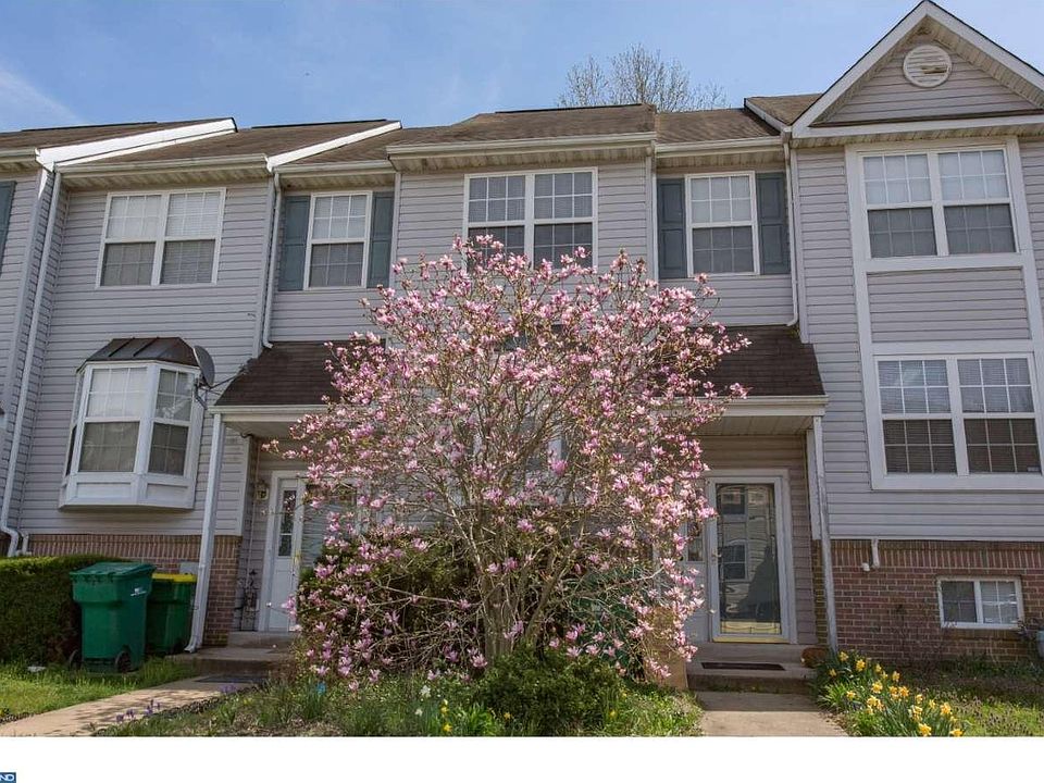 1st image of 163 Valerie Ln