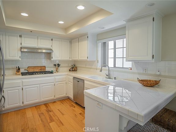 5th image of 2517 Rockefeller Ln #B