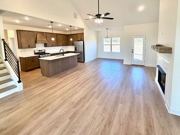2nd image of 7486 Newbury Dr