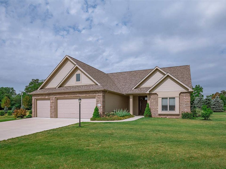 1st image of 813 Red Robin Dr