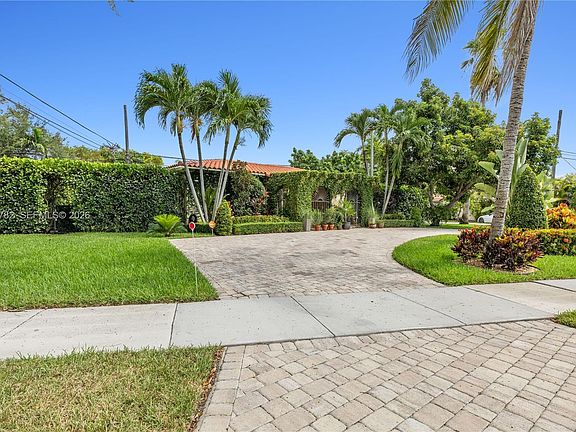 3rd image of 6811 SW 48th Ter