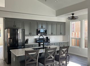 17643 Winding Creek Rd, Salinas, CA 93908