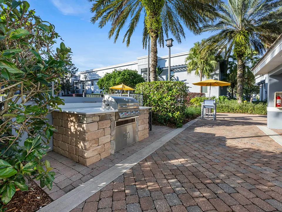 Outdoor Kitchen with Grills
