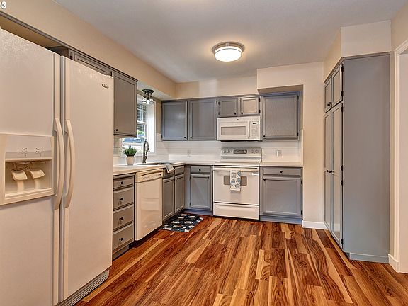 5th image of 10712 NE 14th St