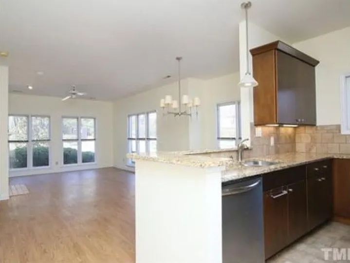 1050 Washington St #106 — Photo 10
