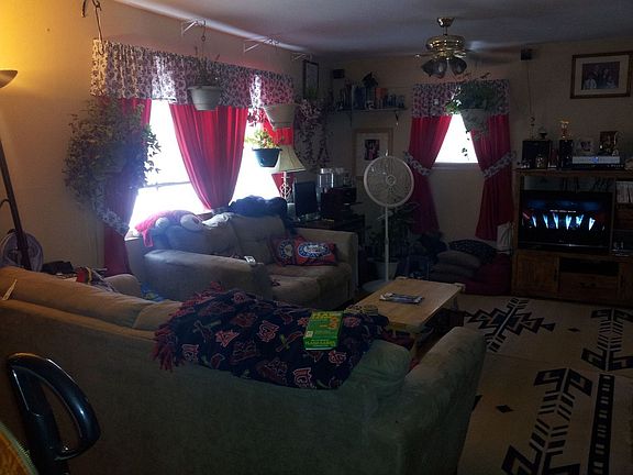 4th image of 803 Twin Oaks Dr