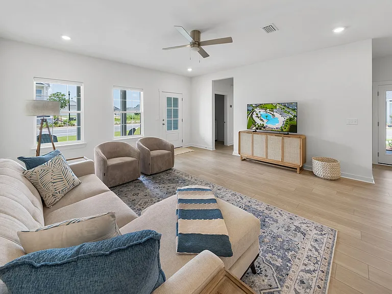 2316 Discovery Loop — Photo 1