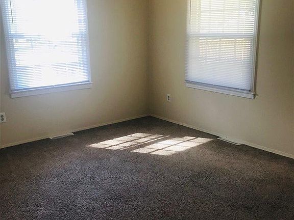 3rd image of 2938 Carolyn Dr