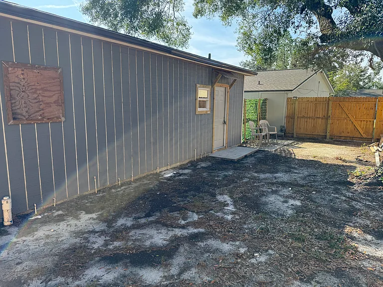 Meadowbreeze Dr — Photo 11