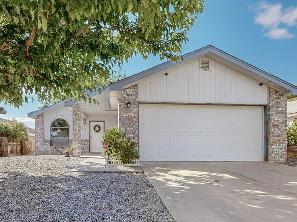 124 Vissing Pl, Los Lunas, NM 87031