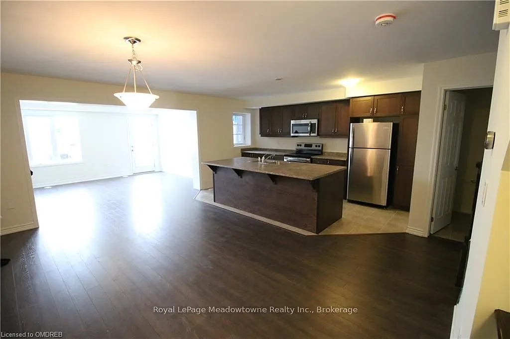 3 bed, $3,000 — Photo 4