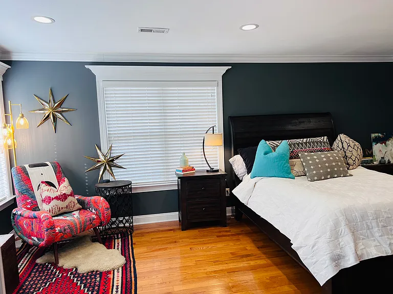Master bedroom sitting area