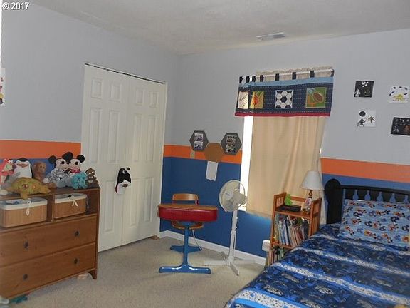 5th image of 247 Home Town Dr