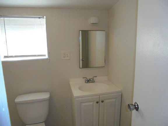 4th image of 1386 S Madison Ave