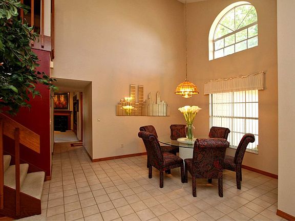 4th image of 6926 Oakmore Ln