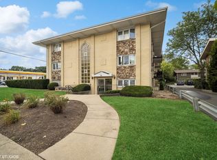 2 N Dee Rd APT 103, Park Ridge, IL 60068