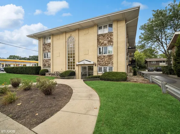 2 N Dee Rd APT 103, Park Ridge, IL 60068