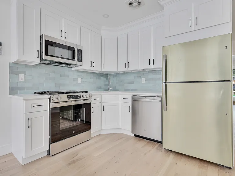 1107 Jefferson Ave #1 — Photo 1
