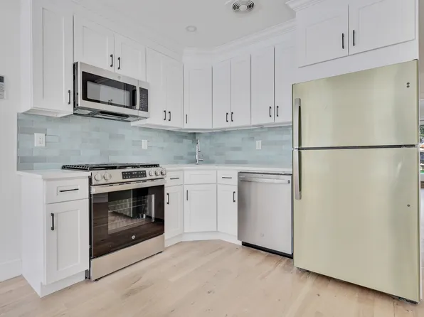 1107 Jefferson Avenue image 1 of 13
