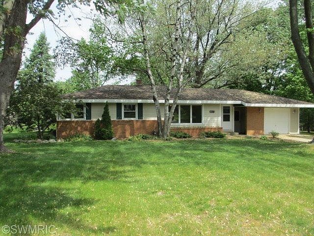 1st image of 823 Bertsch Dr