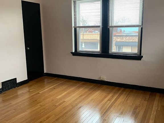 4th image of 6420-6422 Hampton Ave #A