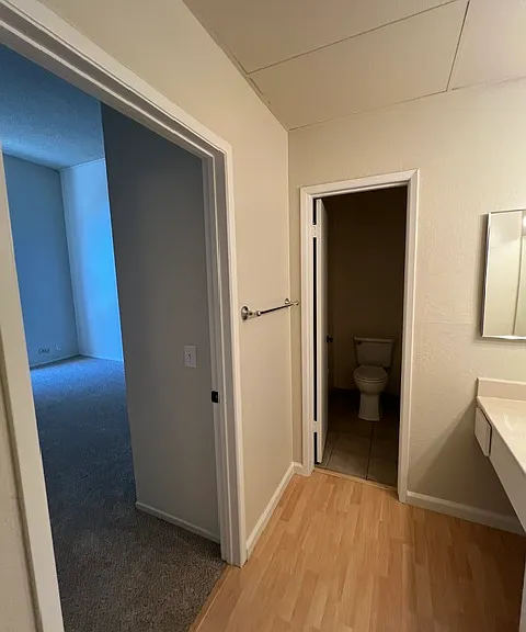 310 N Civic Dr — Photo 20