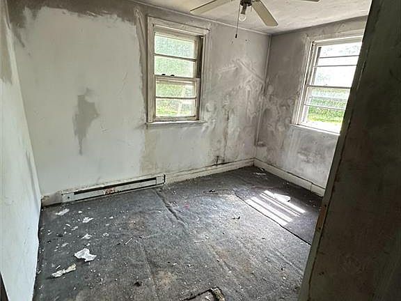 4th image of 2440 Cedar Rd APT B