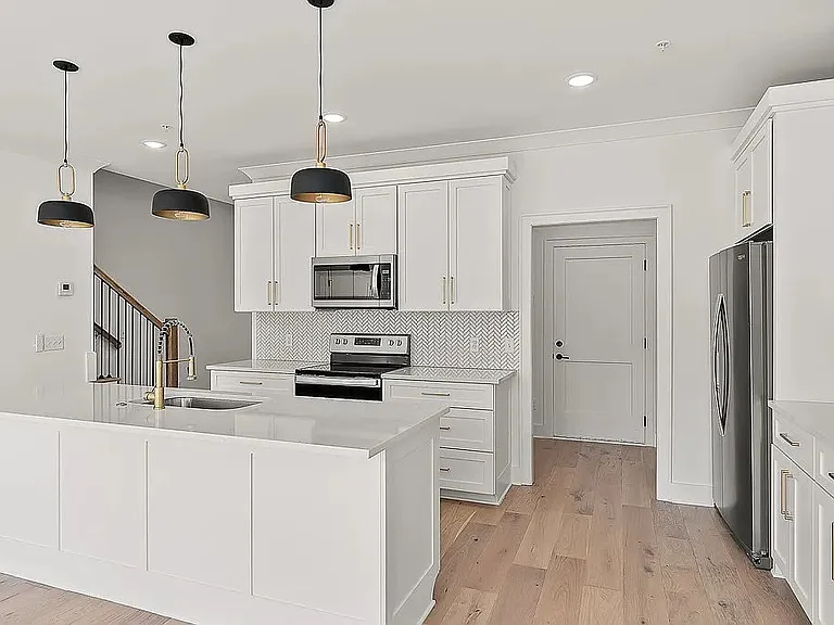 801 Vickery Dr — Photo 3