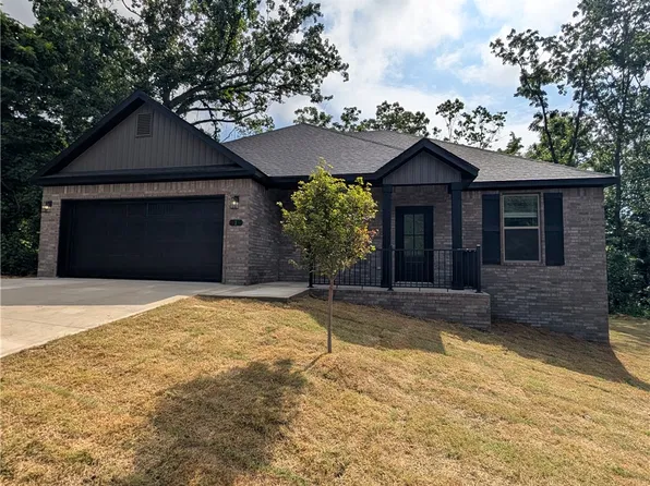 8 Kettering Ln, Bella Vista, AR 72714