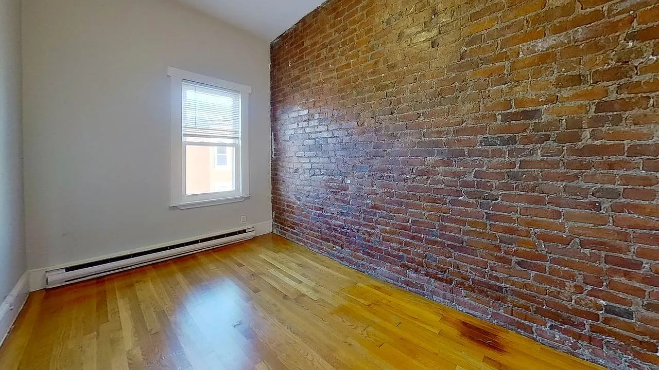 3 bed, 882 sqft, $2,995 — Photo 3