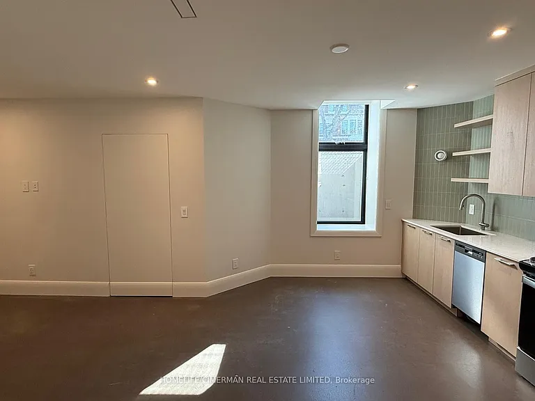 328 Palmerston Blvd #LOWER — Photo 5