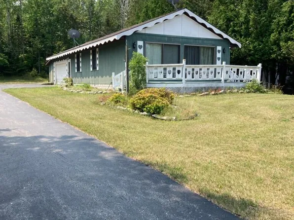31968 E Tourist Rd, Drummond Island, MI 49726