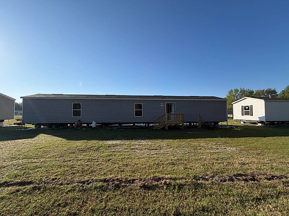 3rd image of 149 Merritt Cir