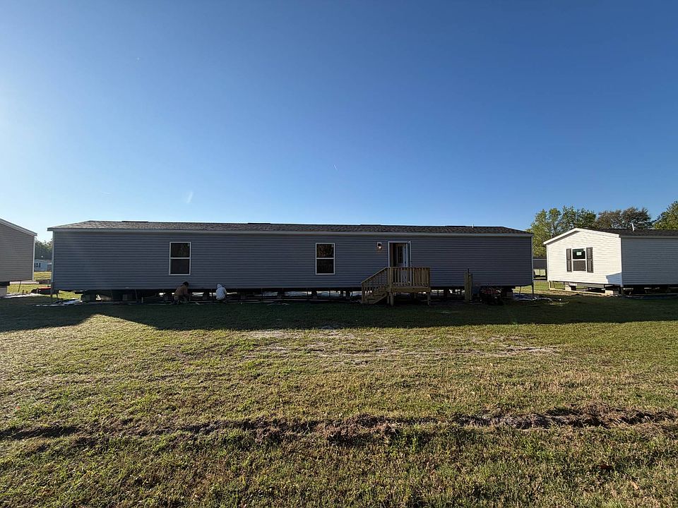 1st image of 150 Merritt Cir