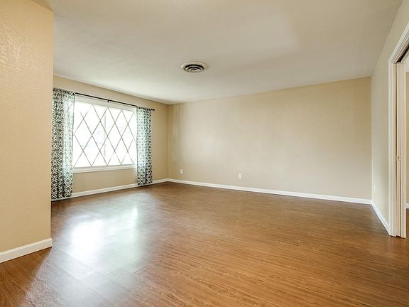 3rd image of 3300 Wren Ave