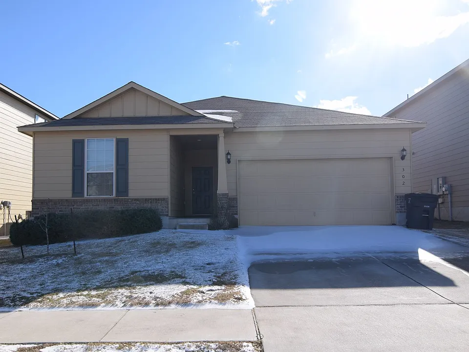 302 W Orion Dr