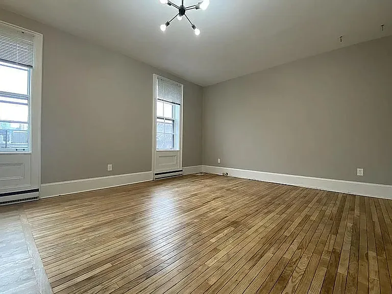 2037 Spring Garden St #2FF — Photo 3