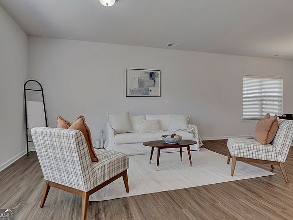 3rd image of 350 Cranston Dr